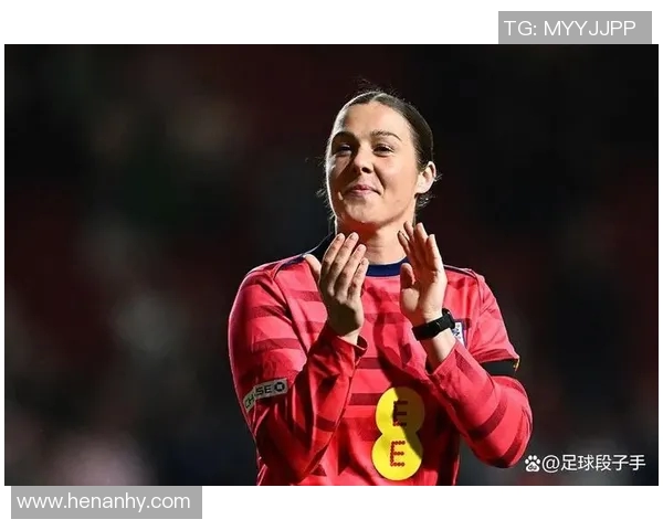 嫁给足球明星的风险与挑战为何值得深思熟虑 嫁给足球明星的风险与挑战为何值得深思熟虑